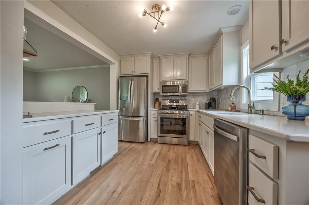 8121 W 55th Terrace — photo 16