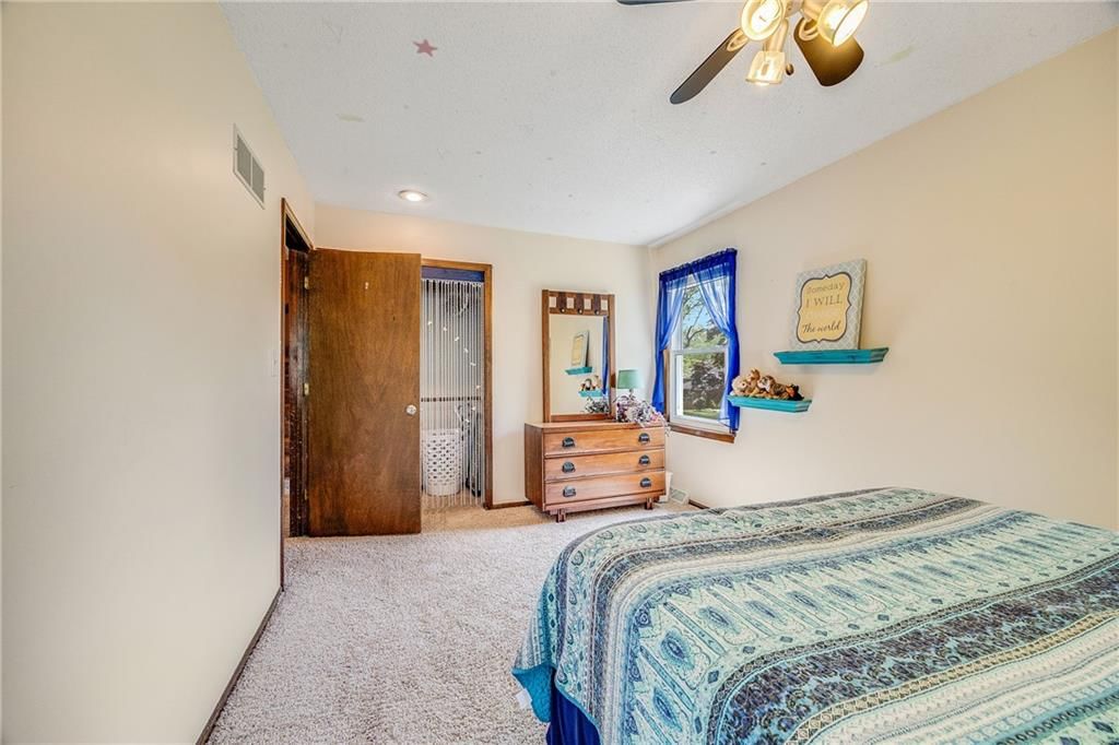 1135 Columbus Street — photo 21