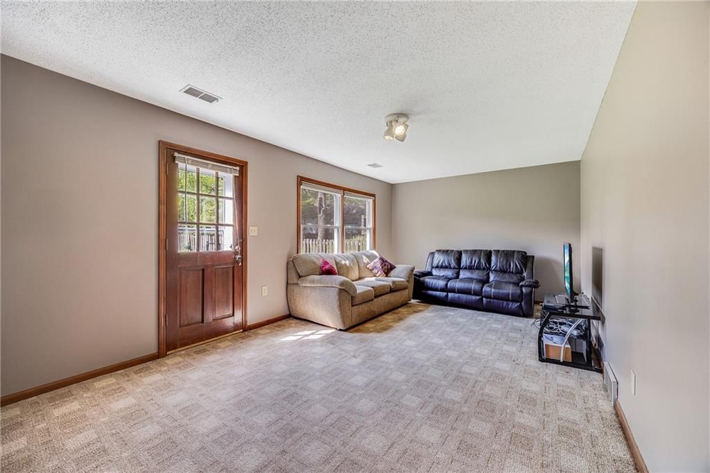 1135 Columbus Street — photo 28