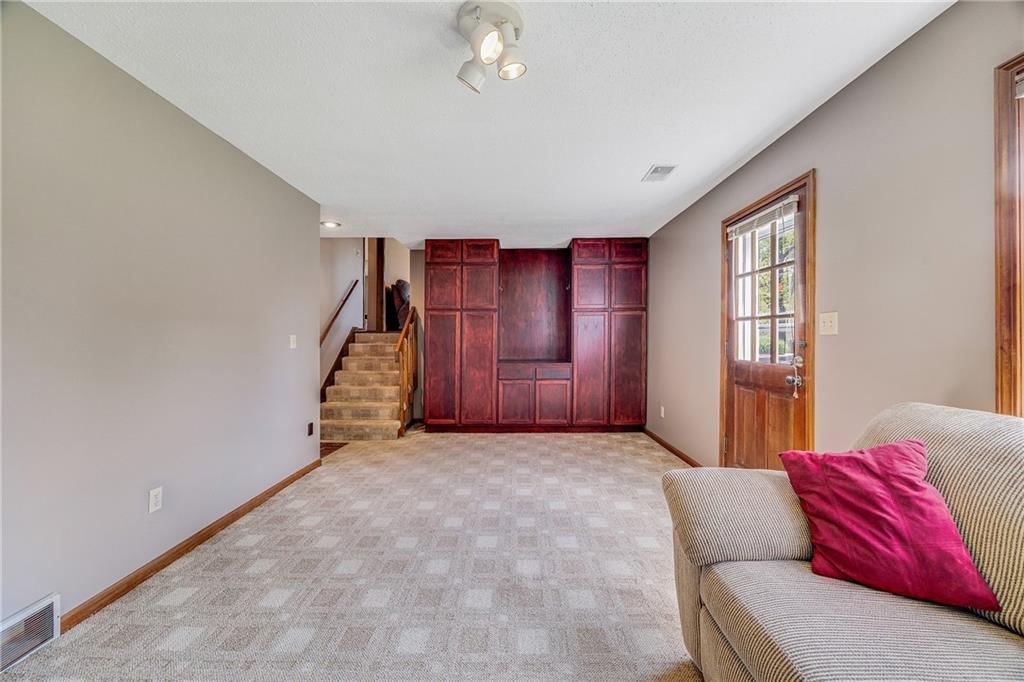 1135 Columbus Street — photo 29