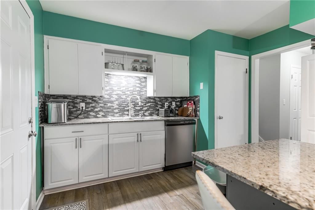 3107 S Northern Boulevard — photo 14