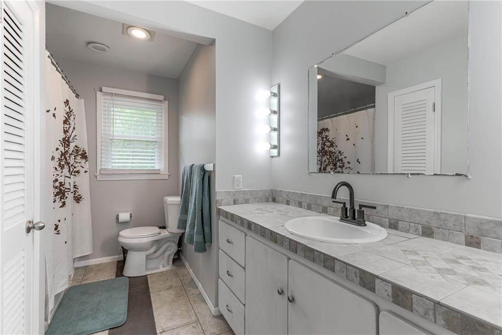 3107 S Northern Boulevard — photo 28