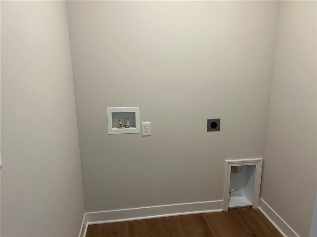 16108 Harris Avenue — photo 11