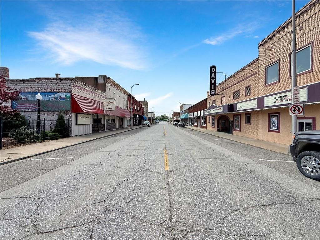 Photo 10 of 61 - 2000 S Main Street
