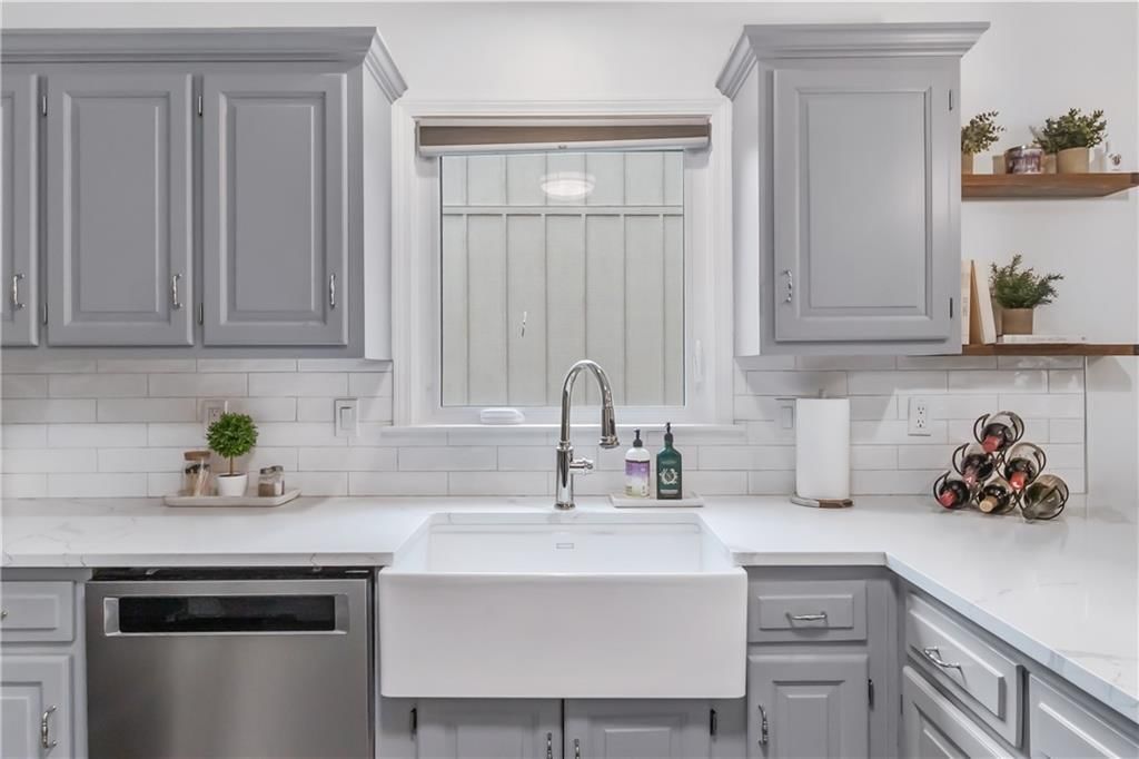 10554 Bradshaw Street — photo 14