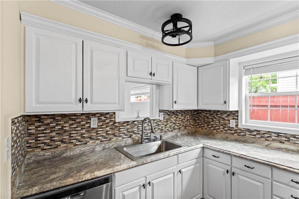 5217 Woodend Avenue — photo 18