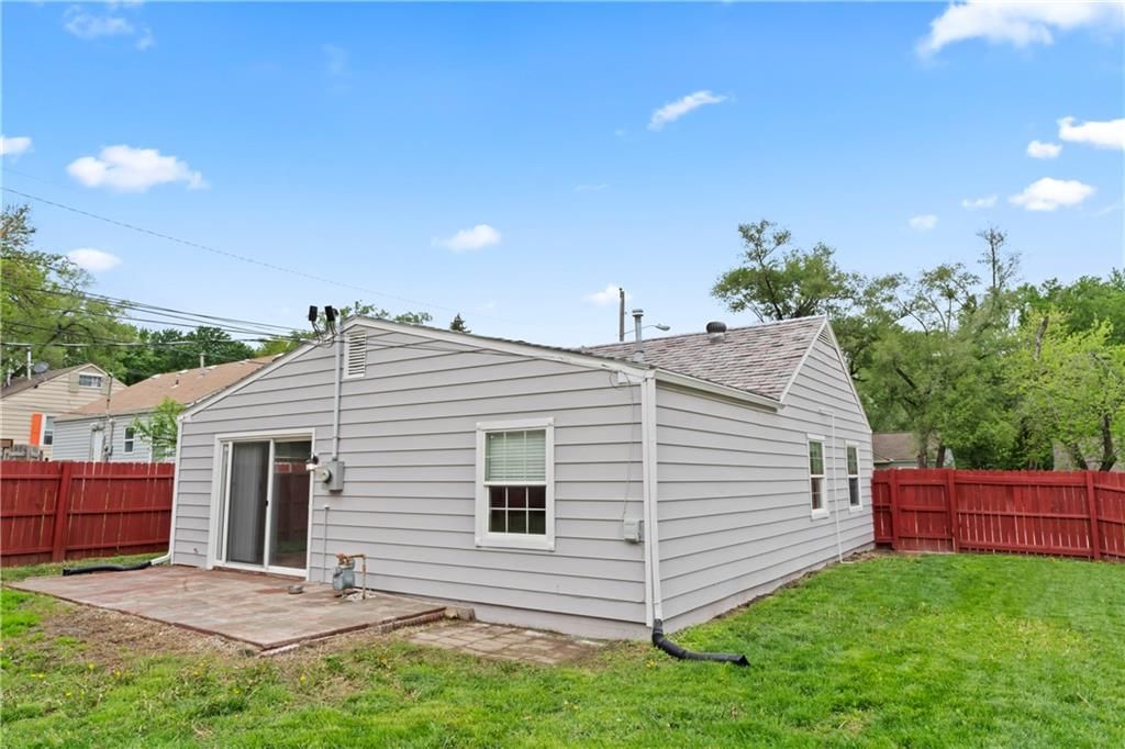 5217 Woodend Avenue — photo 28