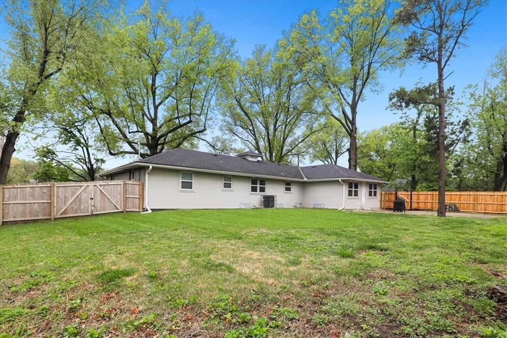 10600 E Bannister Road — photo 20