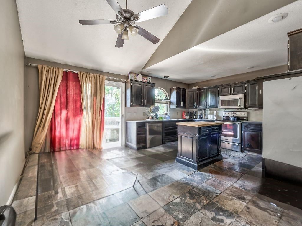 1904 NW HARBOR Place — photo 3