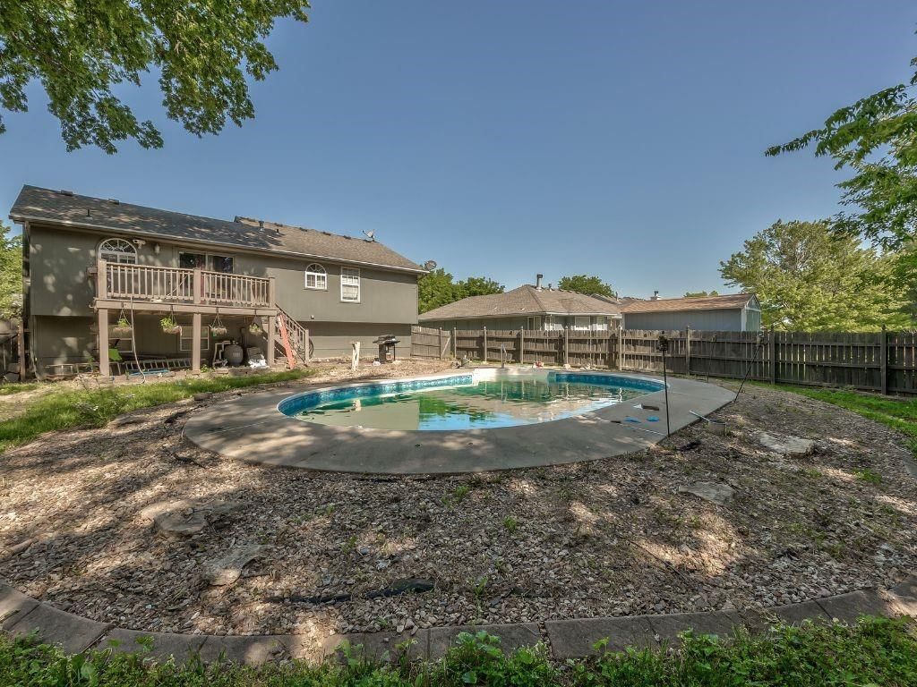 1904 NW HARBOR Place — photo 15
