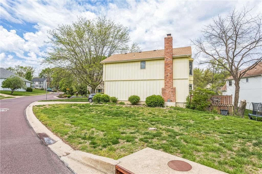 15633 Reeds Street — photo 6