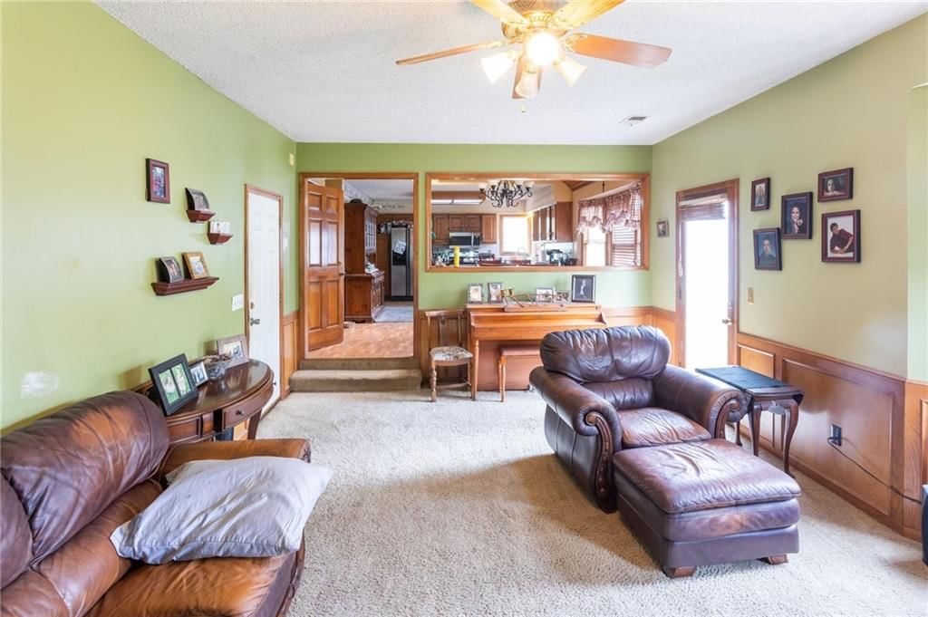 15633 Reeds Street — photo 10