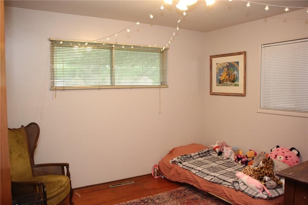 8616 Winchester Avenue — photo 15