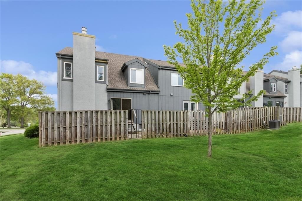 201 WOODBRIDGE Lane — photo 22