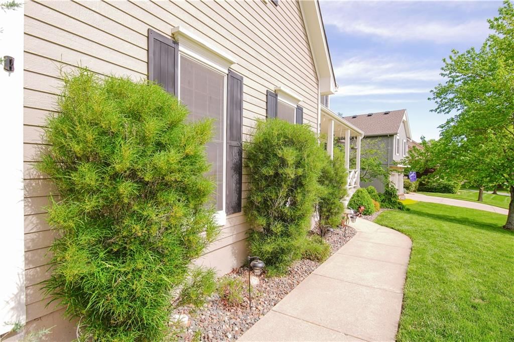 920 SW Blazing Star Drive — photo 51