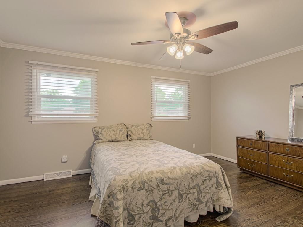 1004 Tam O Shanter Drive — photo 32