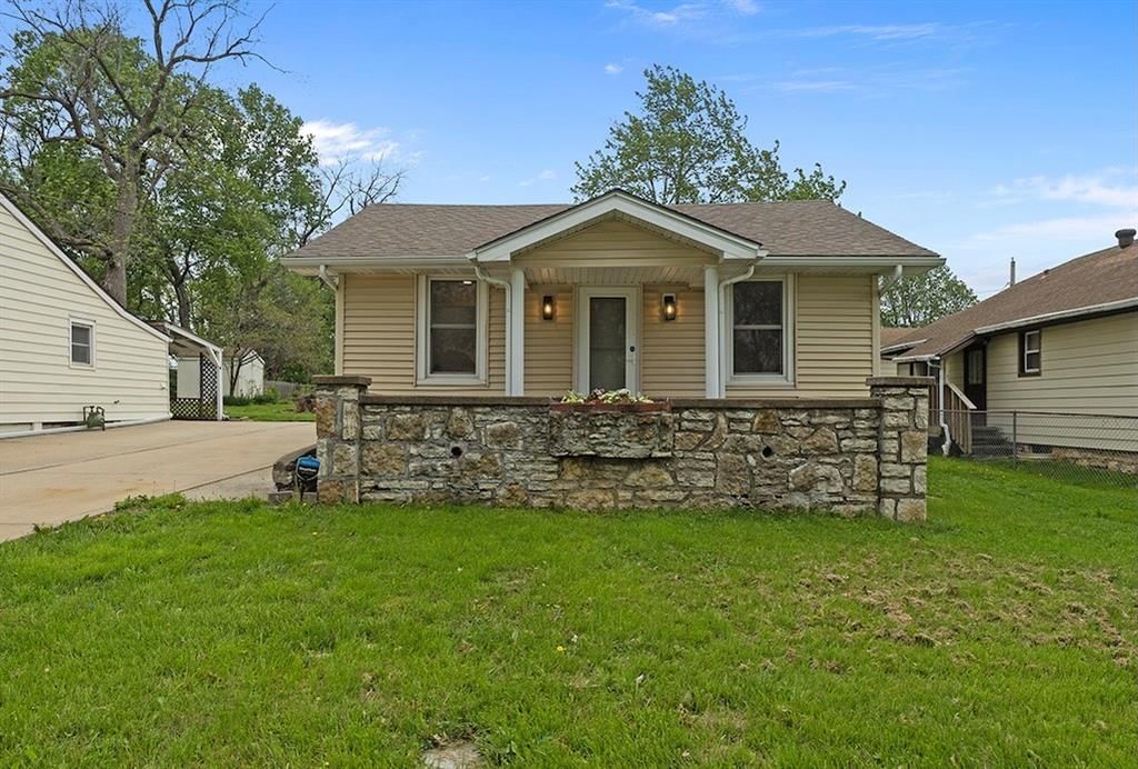 Photo 1 of 22 - 4433 N Jackson Avenue