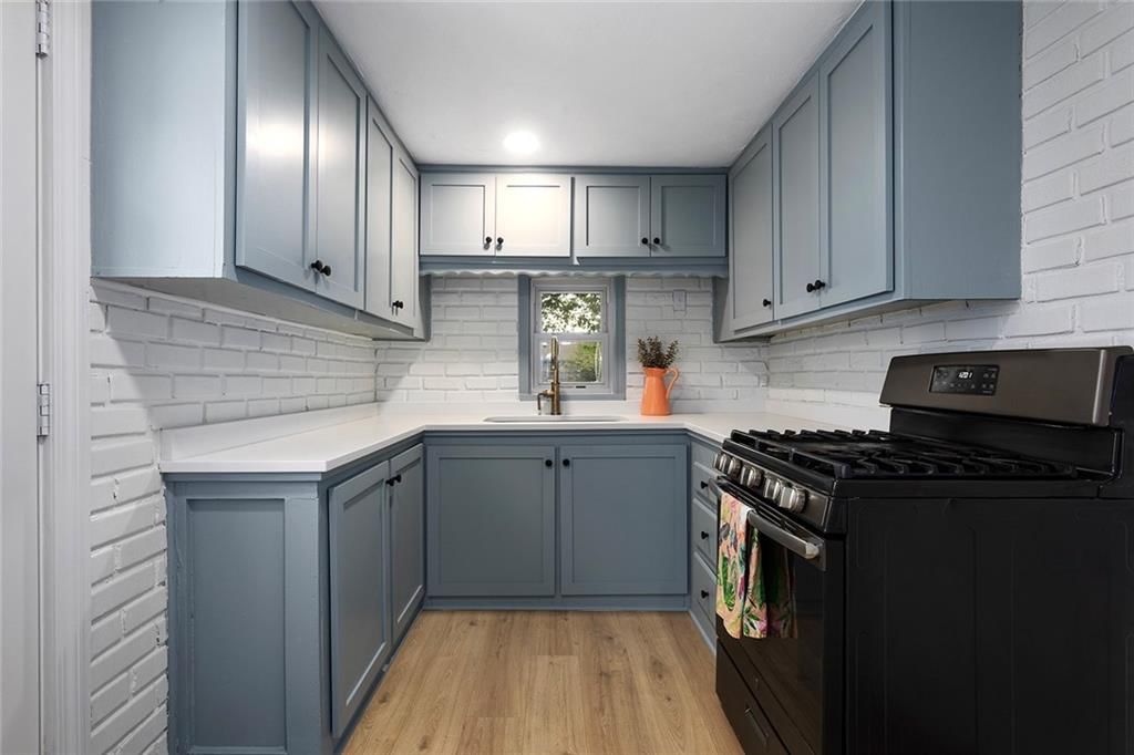 Photo 8 of 22 - 4433 N Jackson Avenue