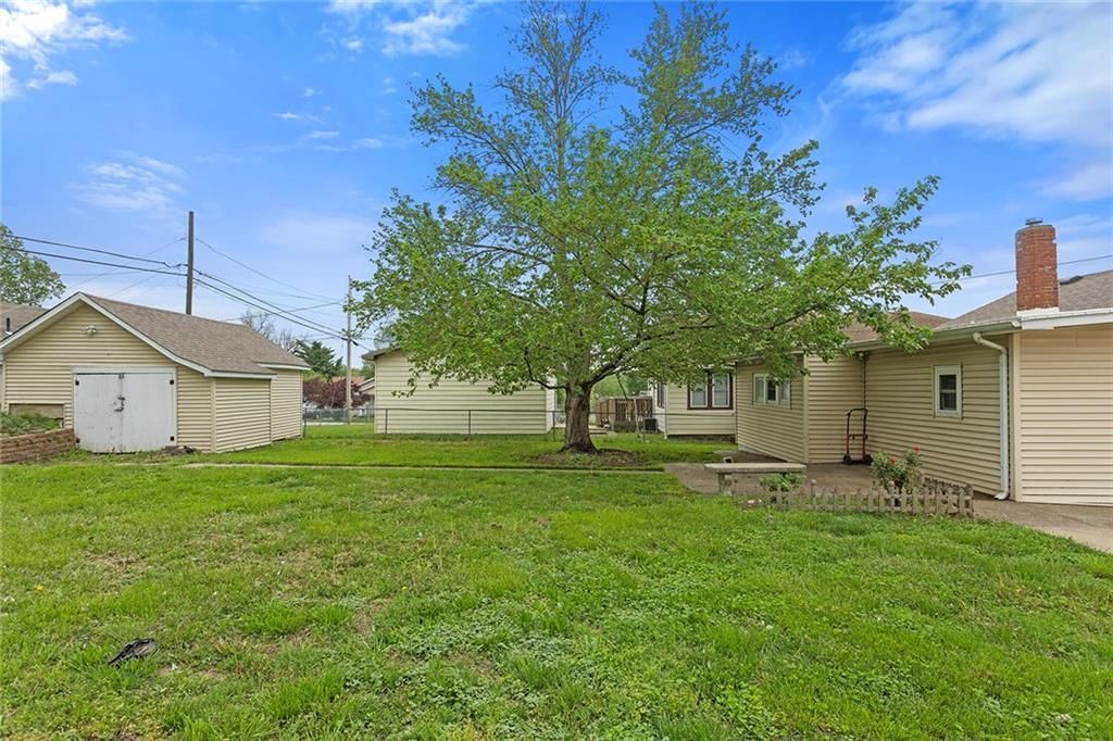 Photo 19 of 22 - 4433 N Jackson Avenue