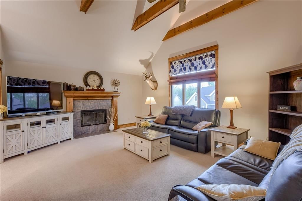 204 Surrey Court — photo 5
