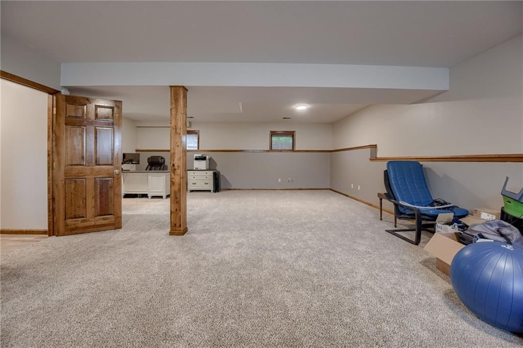 204 Surrey Court — photo 22