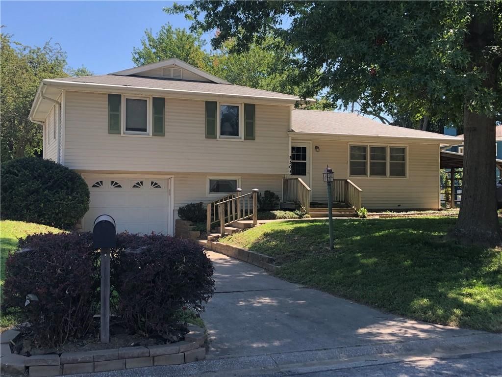 3305 S 33rd Terrace, St Joseph, MO