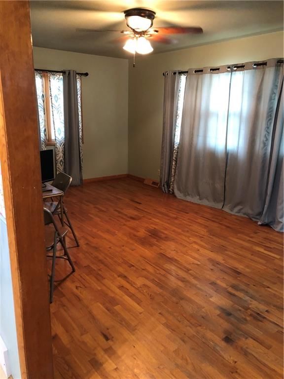 3305 S 33rd Terrace — photo 2