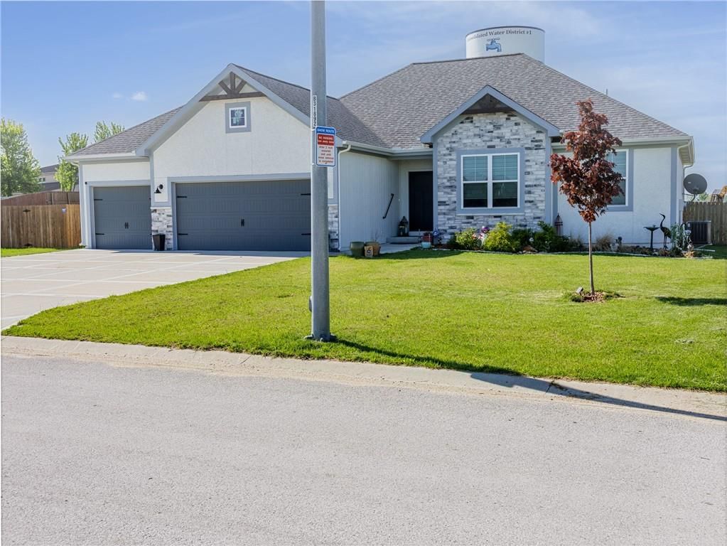 15607 Lakeside Drive — photo 3
