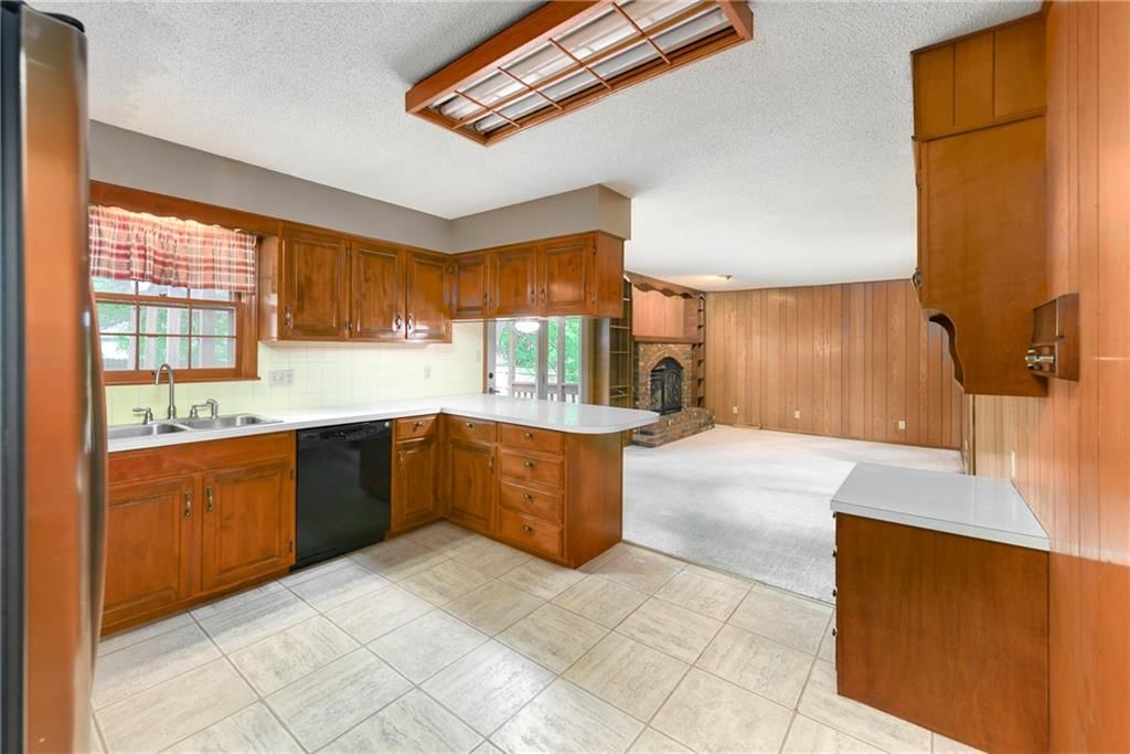 Photo 15 of 42 - 2217 Kingman Street