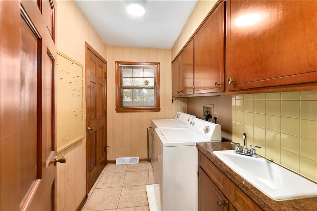 Photo 19 of 42 - 2217 Kingman Street