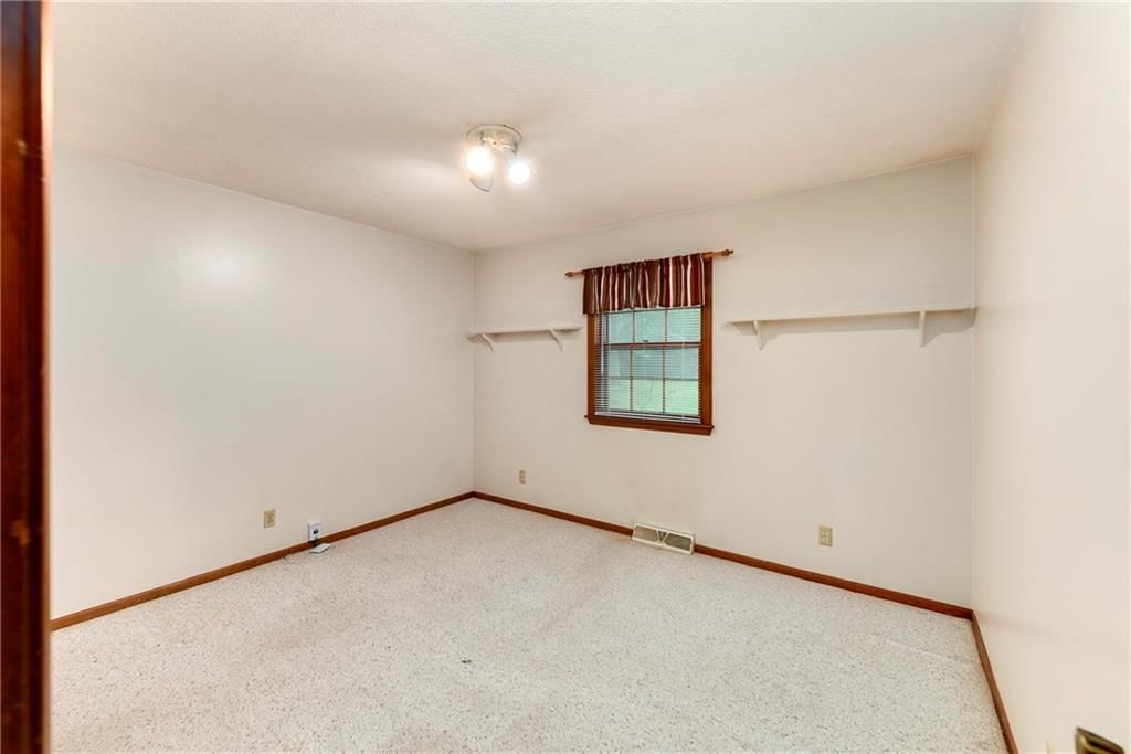 Photo 23 of 42 - 2217 Kingman Street