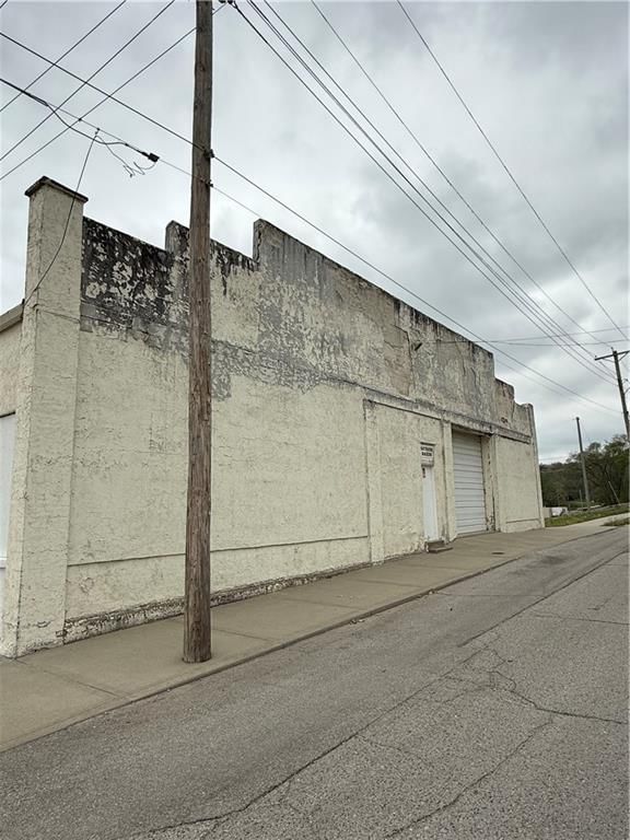 204 N Main Street — photo 1