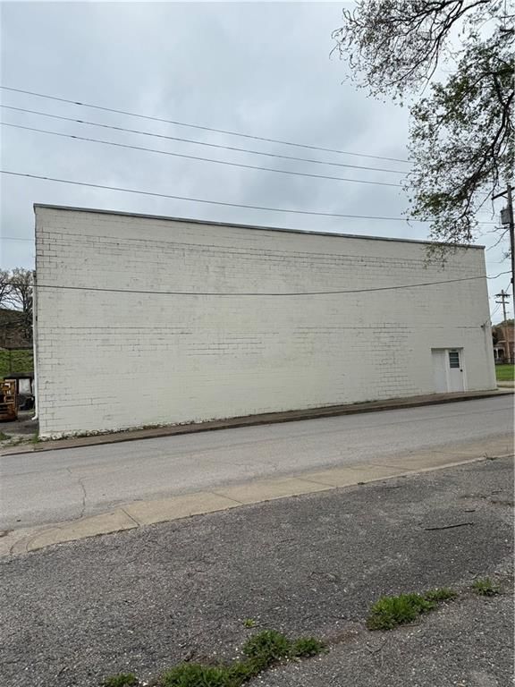 204 N Main Street — photo 2