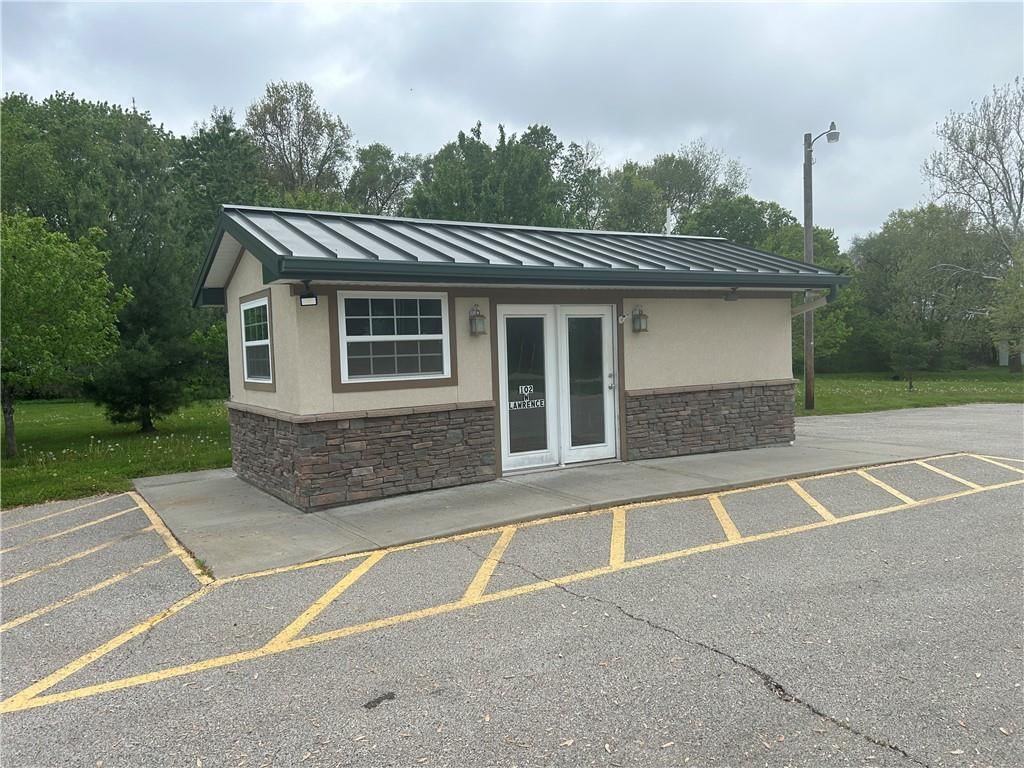 102 W Lawrence Street, Kearney, MO