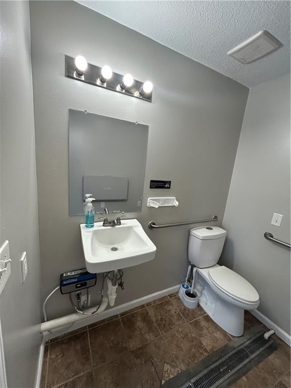 102 W Lawrence Street — photo 12