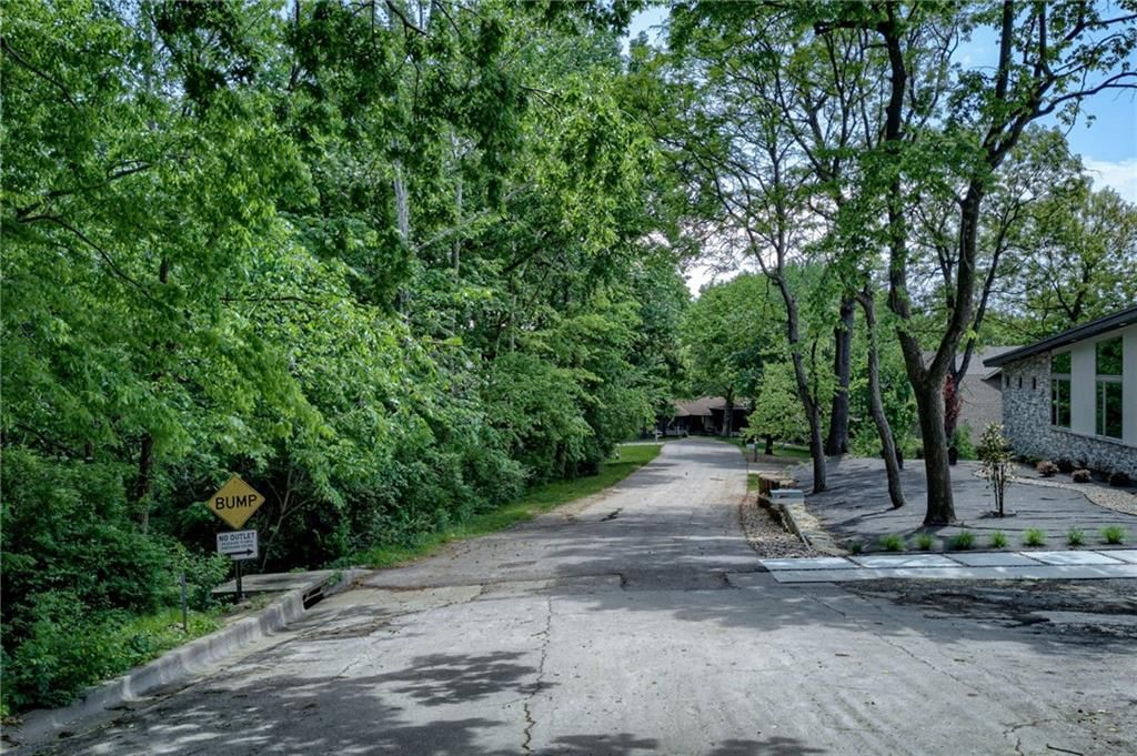 Bluff View — photo 2