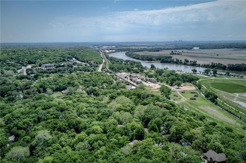 Bluff View — photo 16