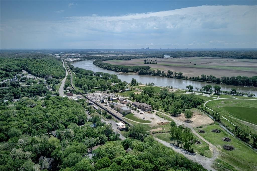 Bluff View — photo 17