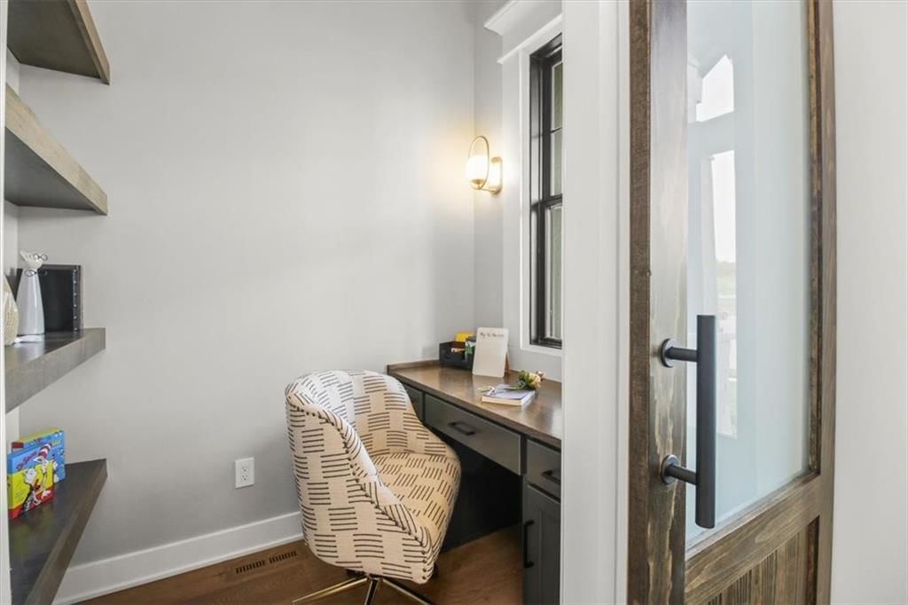 424 SE Maxwell Drive — photo 5