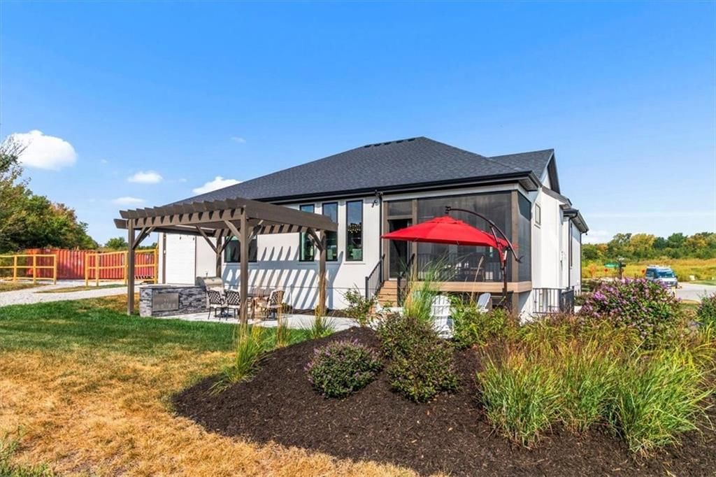 424 SE Maxwell Drive — photo 53