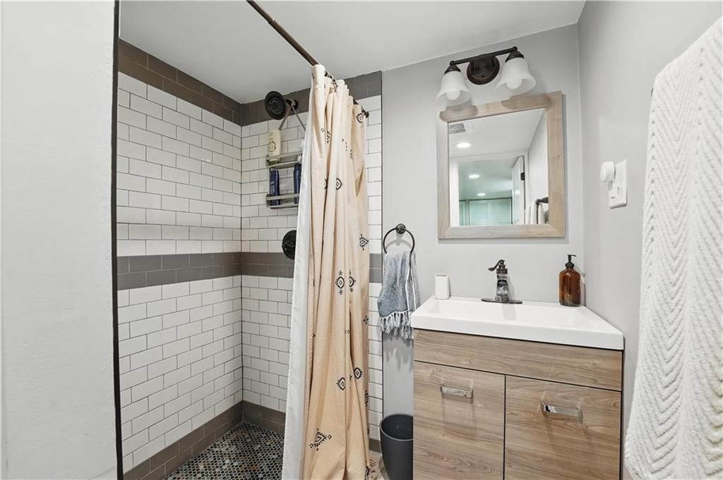 123 S Chelsea Avenue — photo 24