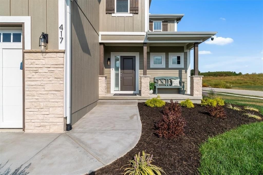 417 SE Maxwell Drive — photo 4