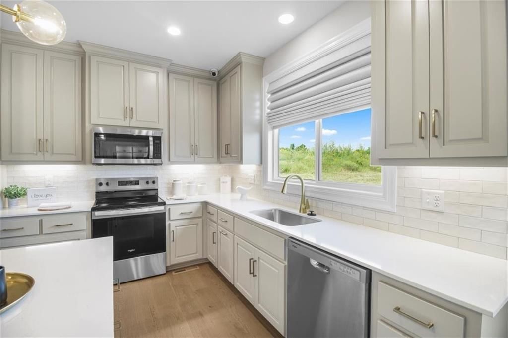 417 SE Maxwell Drive — photo 15