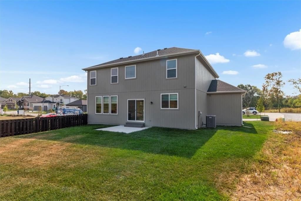 417 SE Maxwell Drive — photo 37