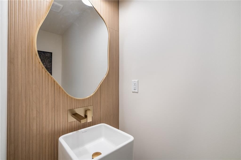 704 SE 21st Street — photo 39