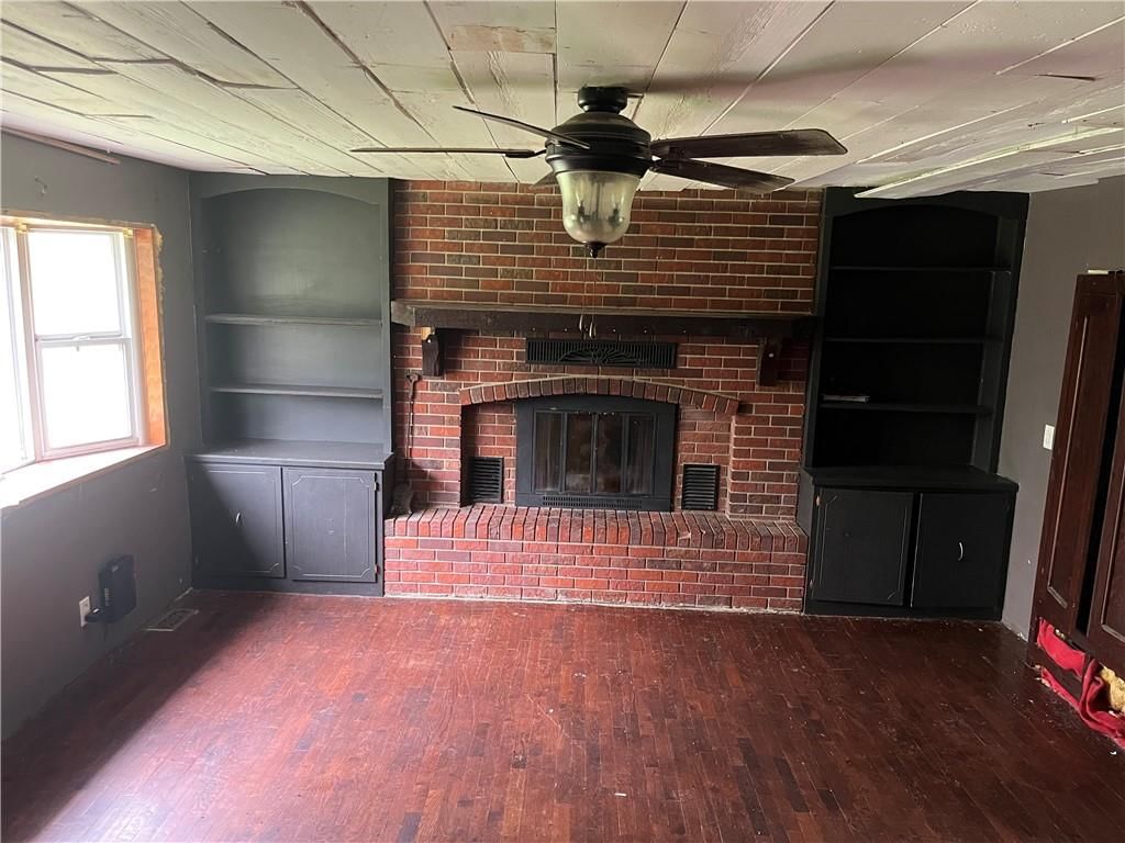 304 & 308 E Railroad Avenue — photo 14