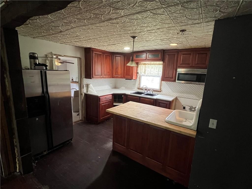 304 & 308 E Railroad Avenue — photo 16
