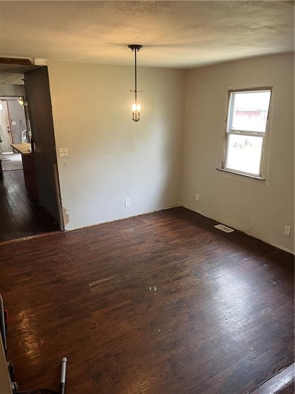 304 & 308 E Railroad Avenue — photo 17