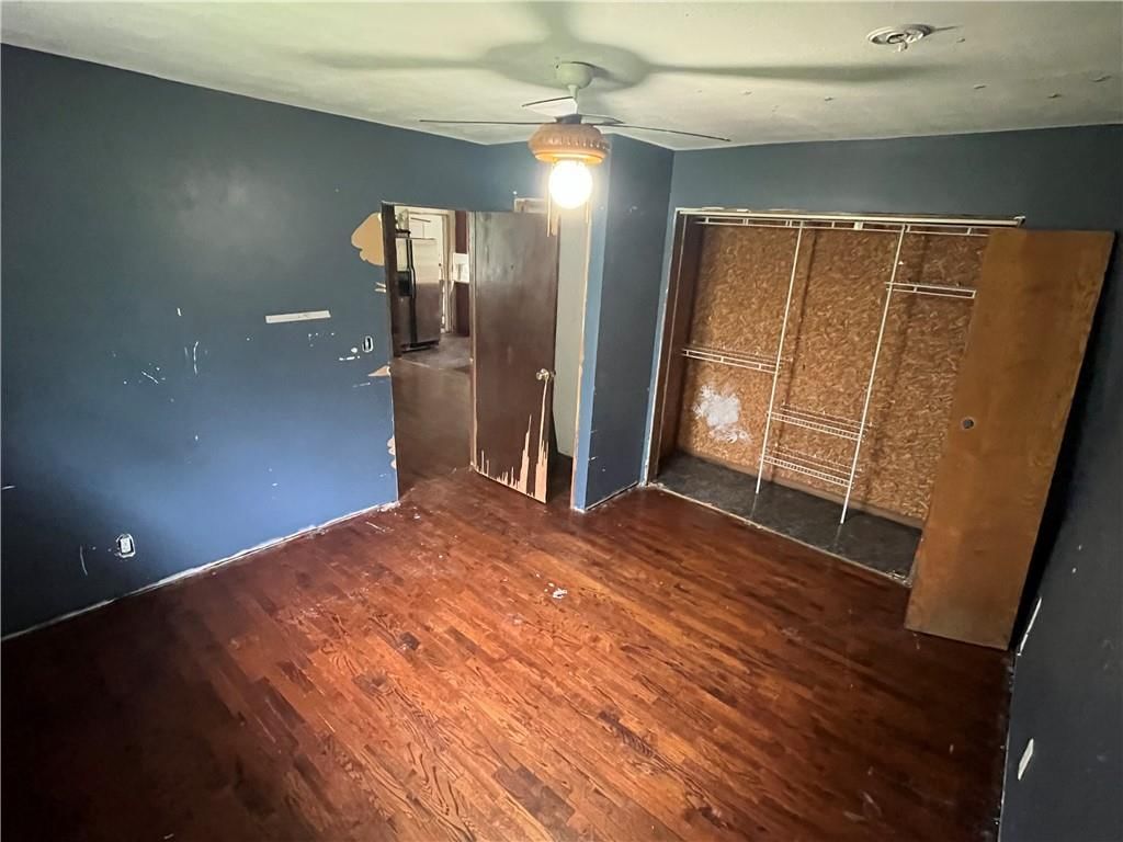 304 & 308 E Railroad Avenue — photo 20