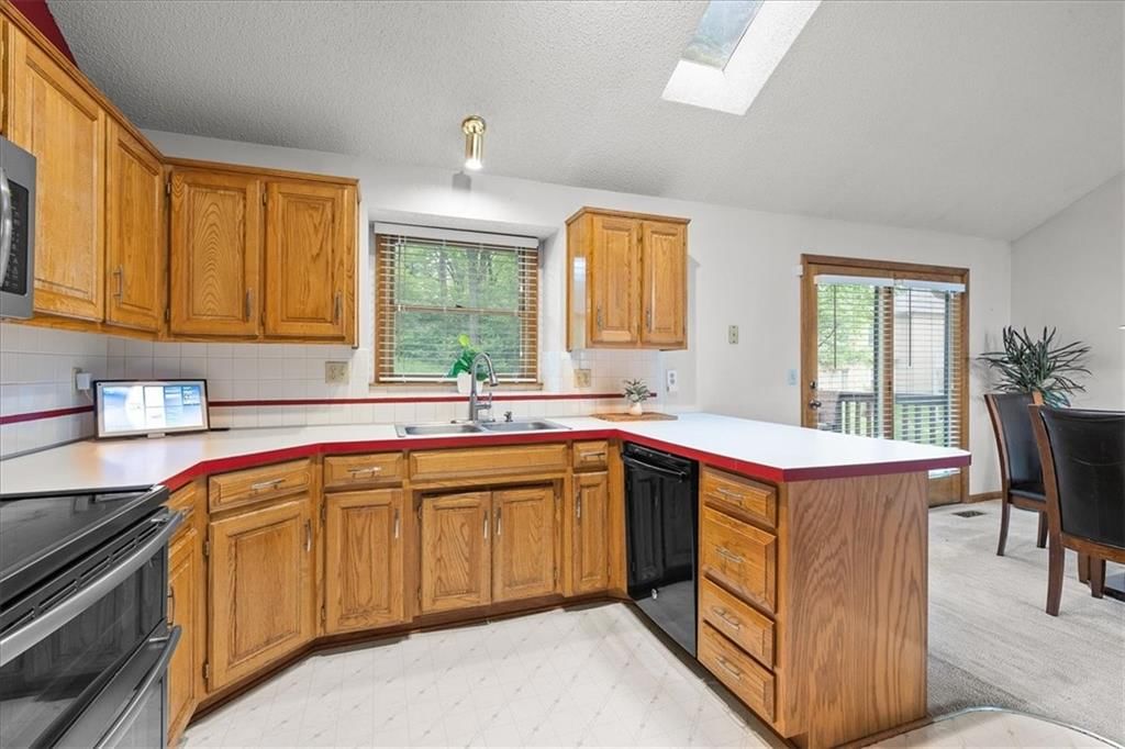Photo 12 of 26 - 4209 NW 65th Street